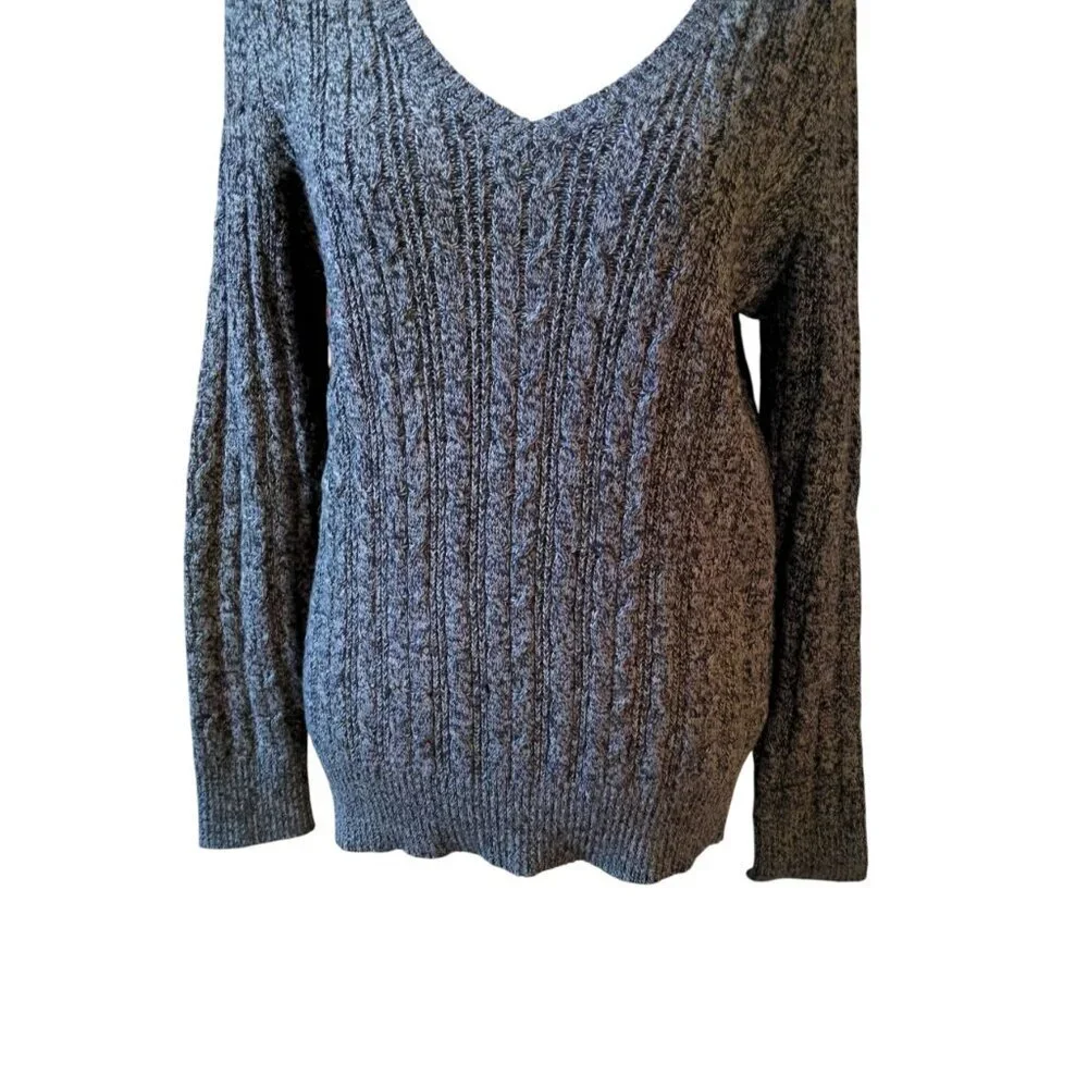 St. John's Bay Size Large Long Sleeve V-Neck Cable Knit Pullover Sweater Gray